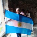 Eliane Albouy et le drapeau Argentin.jpg